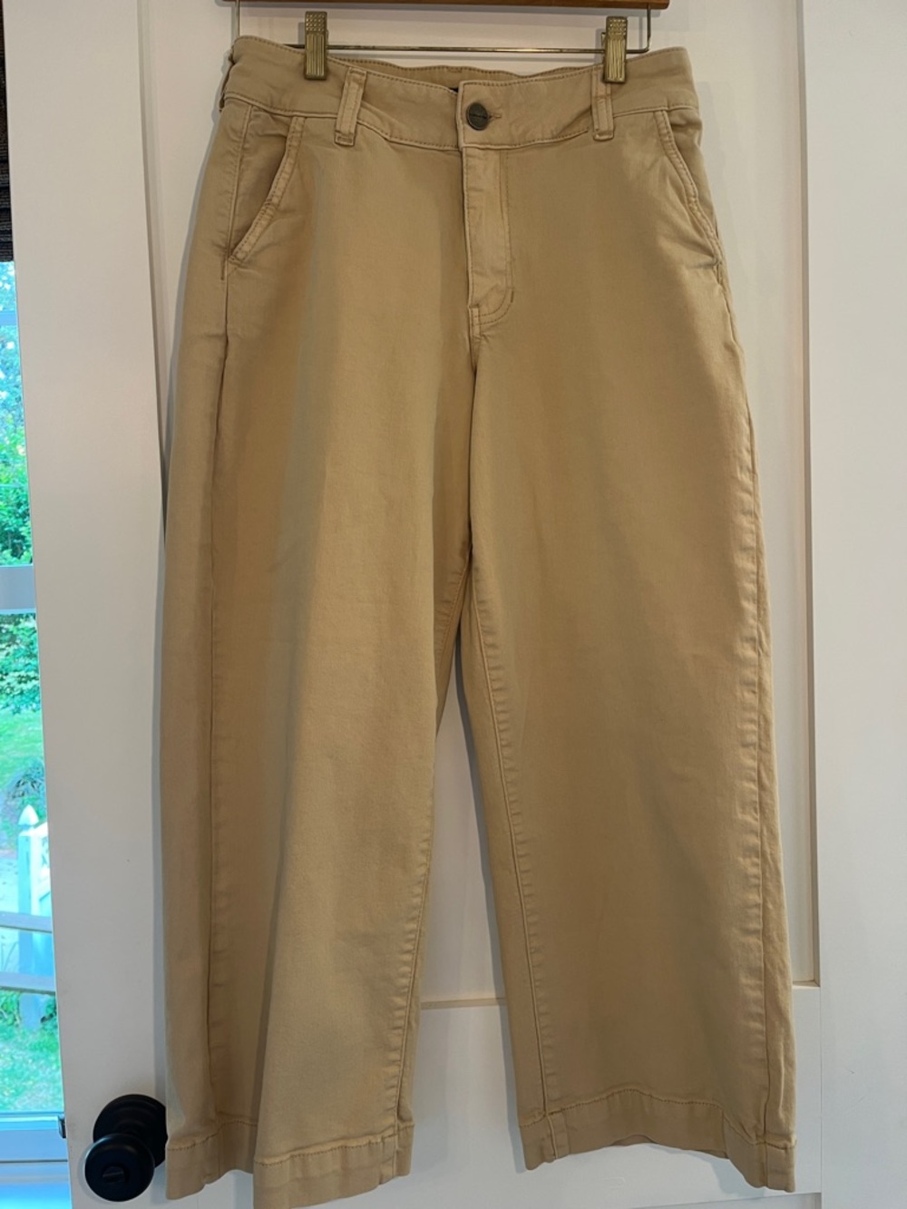 Women’s Wide-Leg Khaki Chinos in Tan